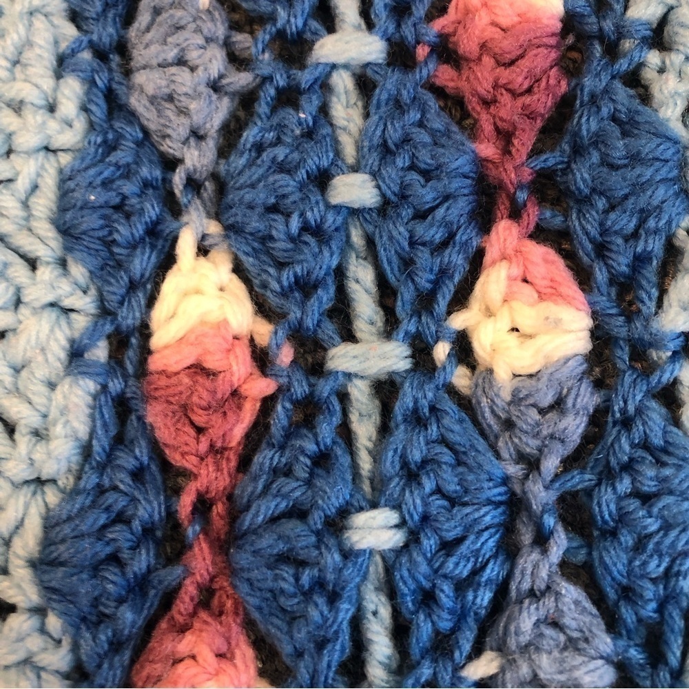 Crochet Afghan / Vintage small afghan/ hand made STUNNING